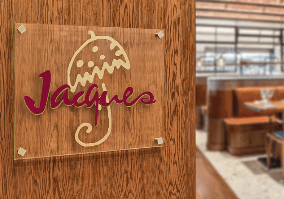 Le restaurant français Jacques arrive à bord des Allura™ et Vista™ - background banner
